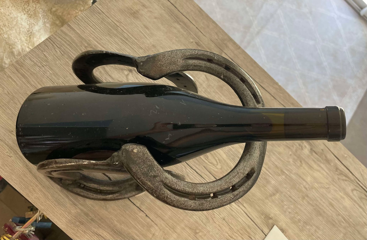 Porte bouteille fer à cheval